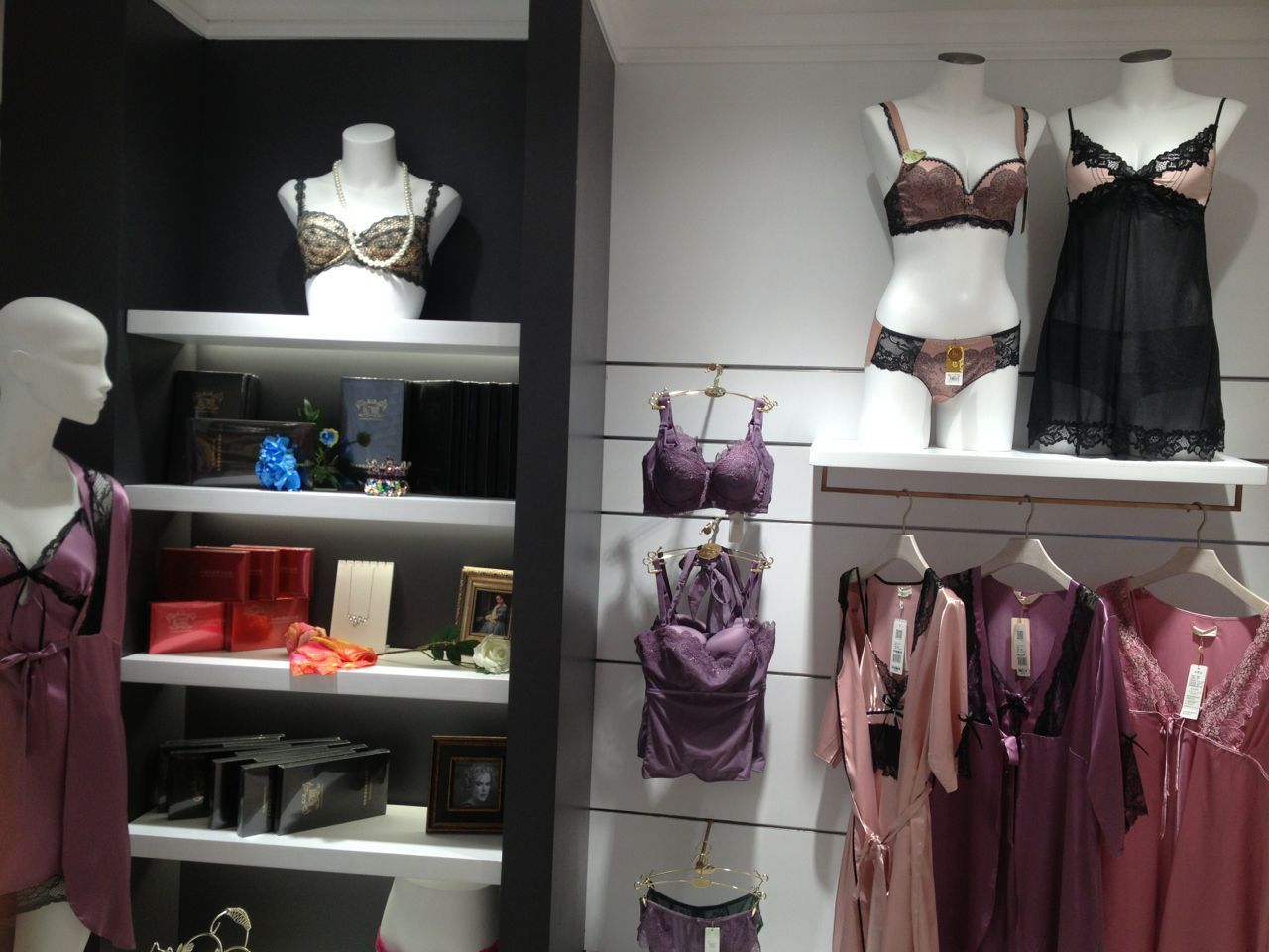 内衣加盟店冷清的时候，店长该怎么做?